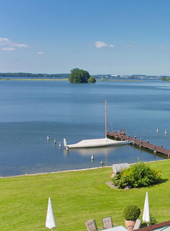 Strauers Hotel Am See Bosau Exterior foto